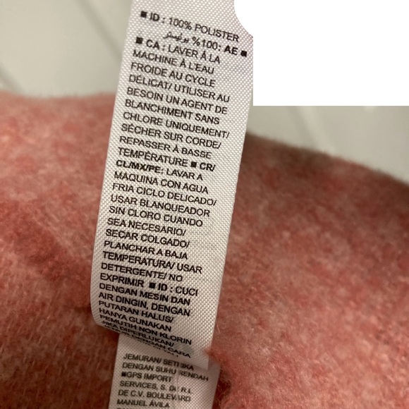 NWT Old Navy Oversized Scarf. Peach Rose. 76 in x 30 in - Picture 9 of 11